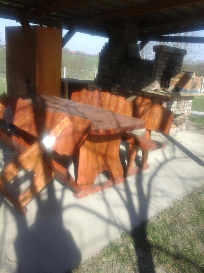 Ferienwohnung Dutch Farm in Felsőlajos Exterior foto